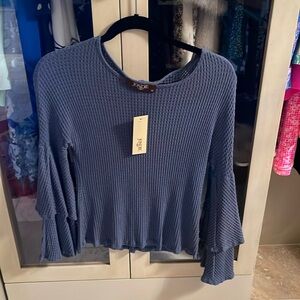 NWT! Jondie Flutter Sleeve Top